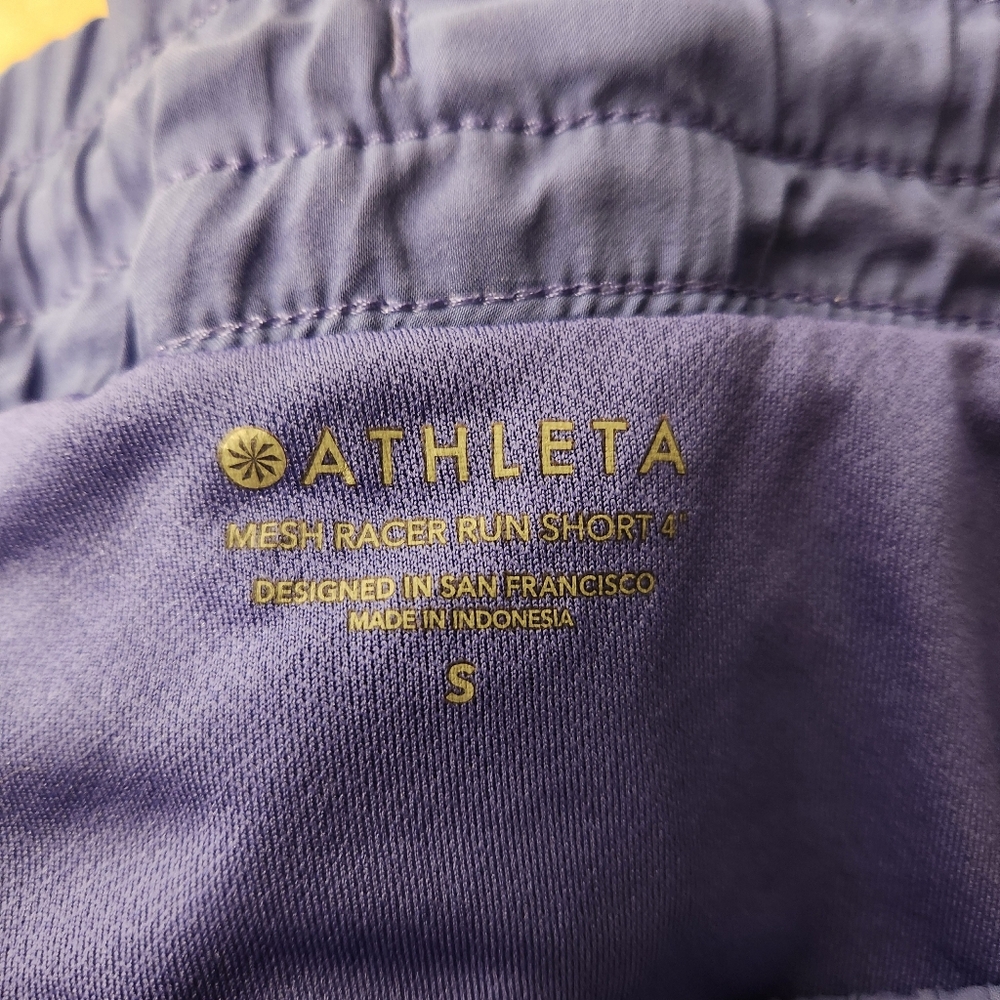 Athleta Mesh Racer Run Short 4" in Marlin Blue. Size S. #291749 - Picture 5 of 7